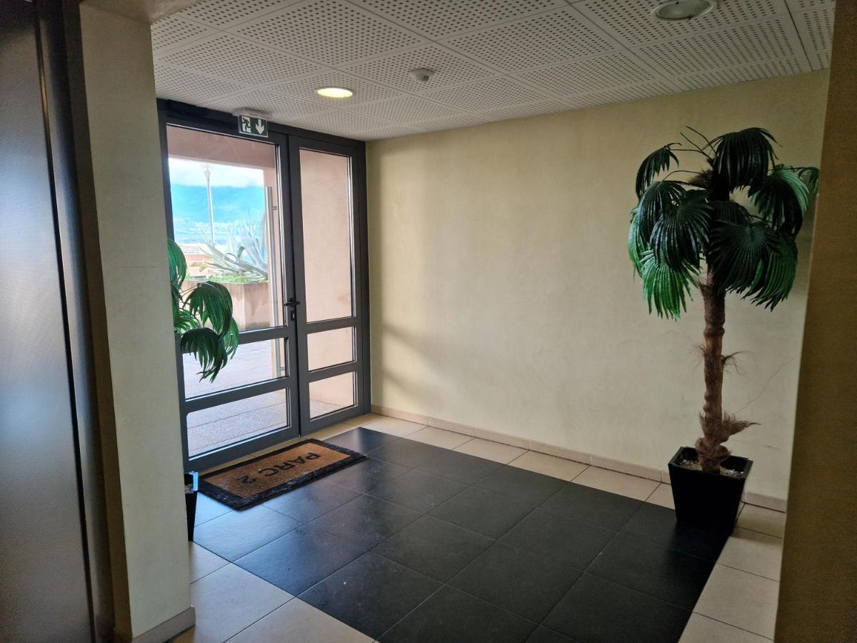 Studio Climatise Parking Gratuit Sarrola-Carcopino Dış mekan fotoğraf